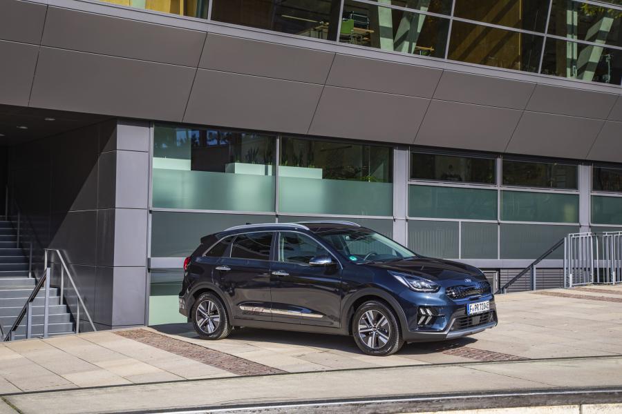  Kia Niro Plug-In Hybrid (DE) 2019 года  (WW) (фото 1 из 53)